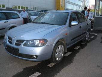 2005 Nissan Almera Photos