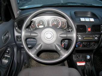 2005 Nissan Almera Pictures