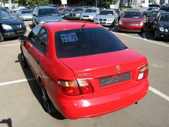 2005 Nissan Almera Photos