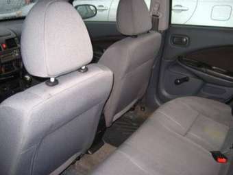 2006 Nissan Almera Photos