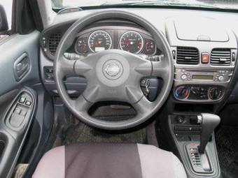 2006 Nissan Almera Pics