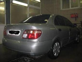 2006 Nissan Almera Pictures