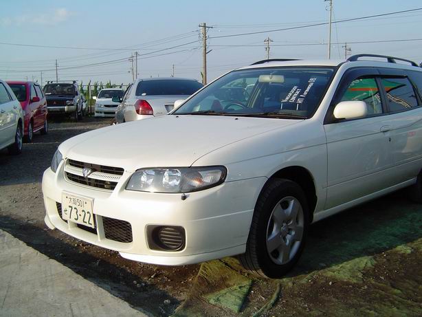 2001 Nissan Avenir