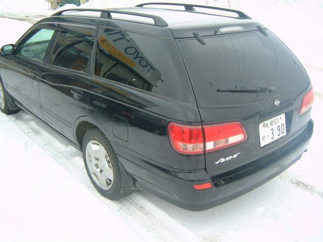 2001 Nissan Avenir