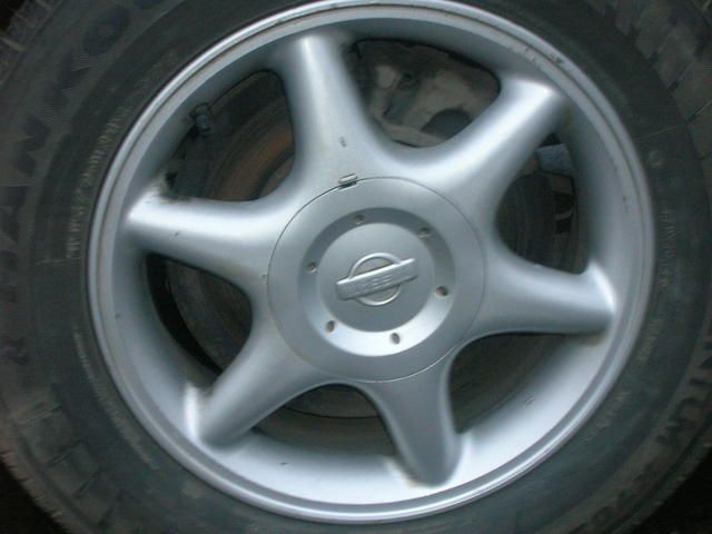 2001 Nissan Avenir