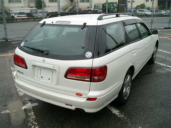2002 Nissan Avenir Images