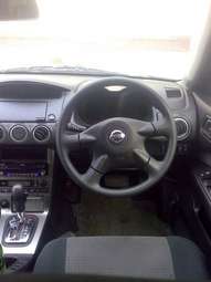 2002 Nissan Avenir Photos