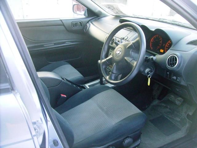 2003 Nissan Avenir