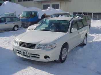 1999 Nissan Avenir Salut