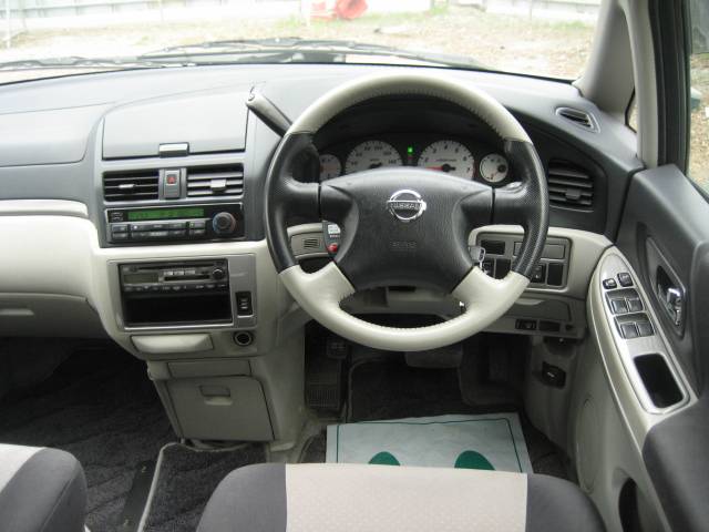 2000 Nissan Bassara