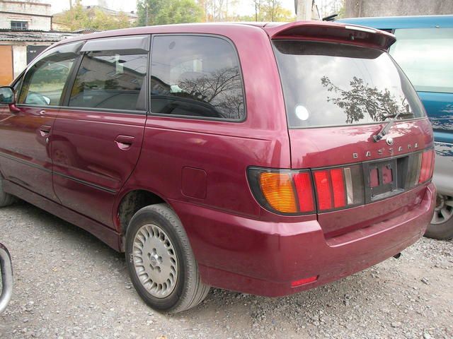 2000 Nissan Bassara