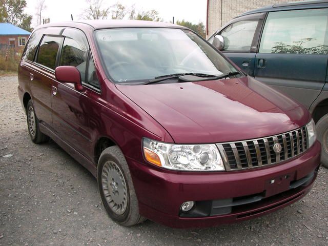 2000 Nissan Bassara