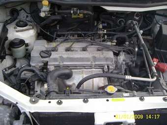 2000 Nissan Bassara Images