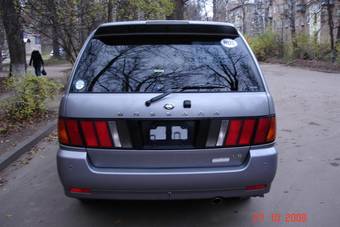 2000 Nissan Bassara Pictures