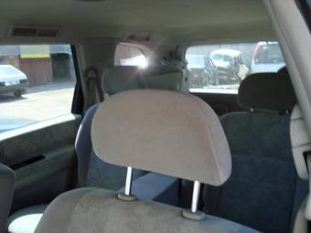 2001 Nissan Bassara Pictures