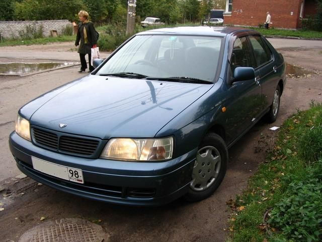 1996 Nissan Bluebird