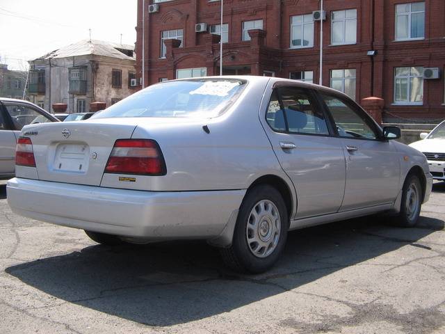 1996 Nissan Bluebird