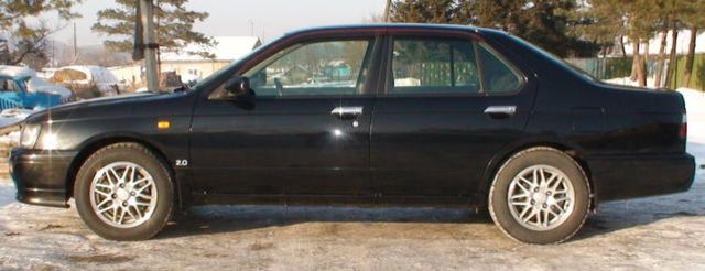 1998 Nissan Bluebird