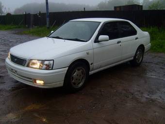 1999 Nissan Bluebird Pics