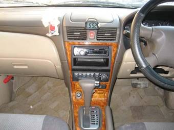 2001 Nissan Bluebird Sylphy Pictures