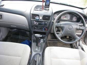 2001 Nissan Bluebird Sylphy Pics