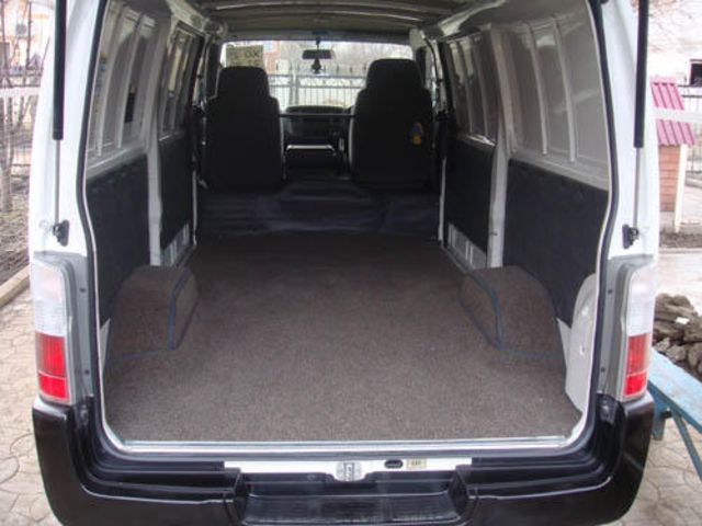 2002 Nissan Caravan