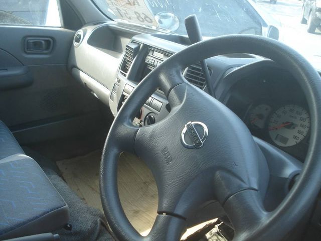 2003 Nissan Caravan