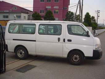 2004 Nissan Caravan Photos