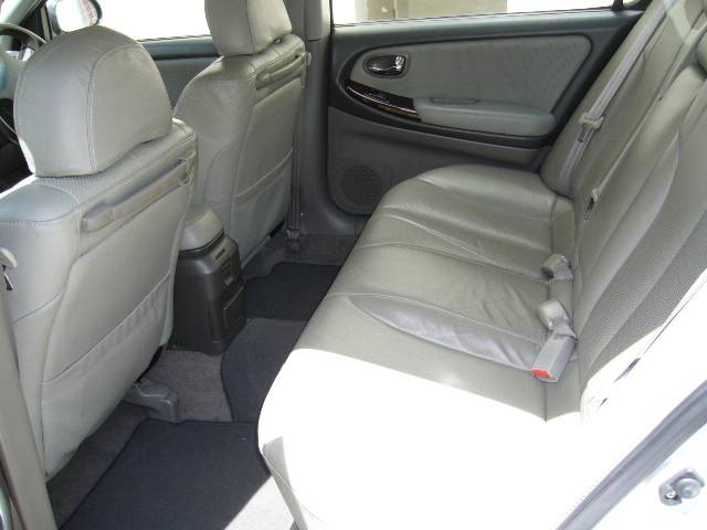 2001 Nissan Cefiro