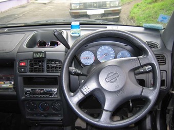 1998 Nissan Cube Pictures