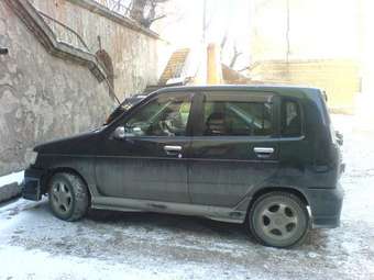 1999 Nissan Cube Photos