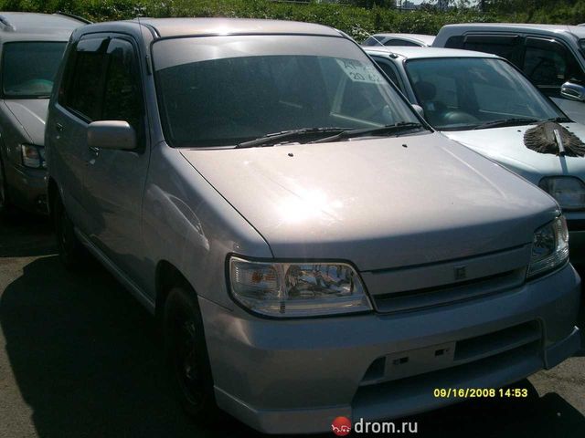 2001 Nissan Cube