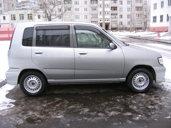 2002 Nissan Cube