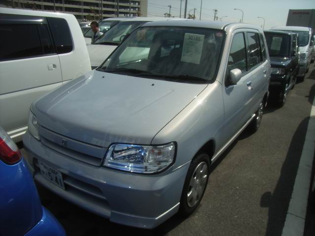 2002 Nissan Cube Pictures