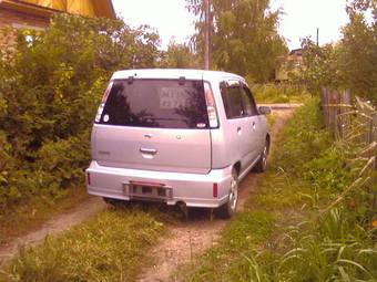 2002 Nissan Cube Pictures