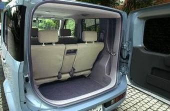 2003 Nissan Cube Pics