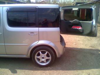 2003 Nissan Cube Photos