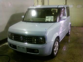 2004 Nissan Cube Photos