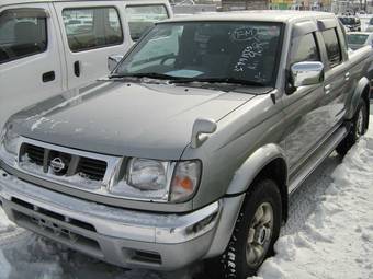 2001 Nissan Datsun Pictures