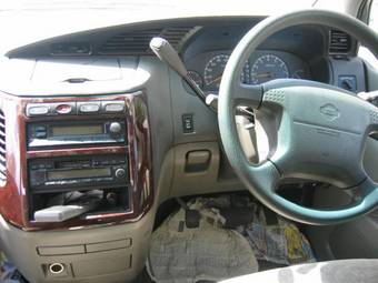 1998 Nissan Elgrand Photos