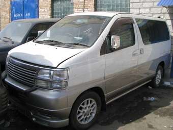 1999 Nissan Elgrand Photos