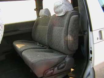 1999 Nissan Elgrand Pictures