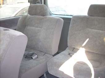 1999 Nissan Elgrand Photos