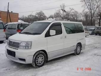 1999 Nissan Elgrand Photos