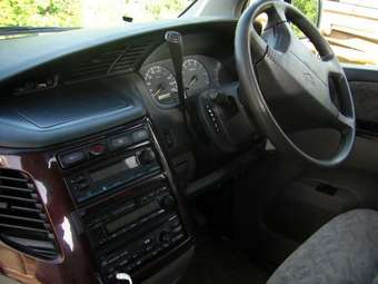 1999 Nissan Elgrand Photos