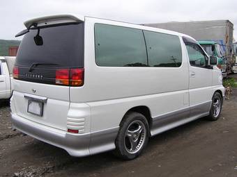 1999 Nissan Elgrand Pictures