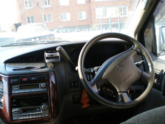 2000 Nissan Elgrand