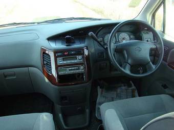 2001 Nissan Elgrand Pictures
