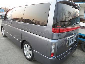 2002 Nissan Elgrand Pictures