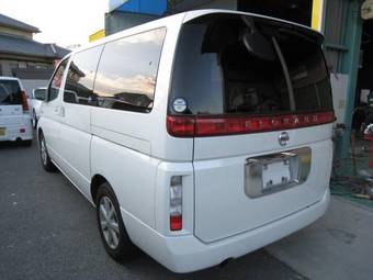 2003 Nissan Elgrand Photos